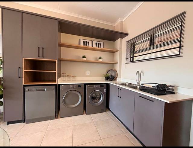 2 BEDROOM APARTMENT FOR SALE IN RIETVALLEIRAND